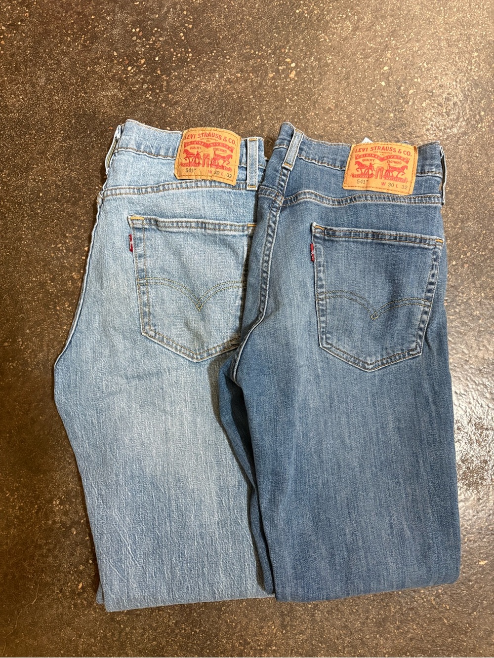 Lot of 2 pair of Levi's Men's 541 Jeans in Light Blue & Medium Blue Washes